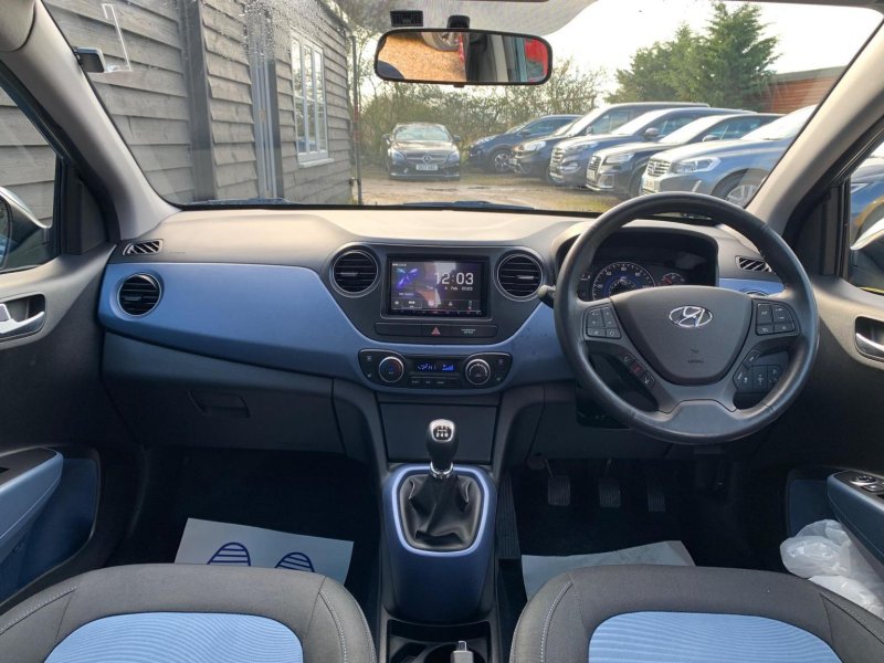 HYUNDAI I10