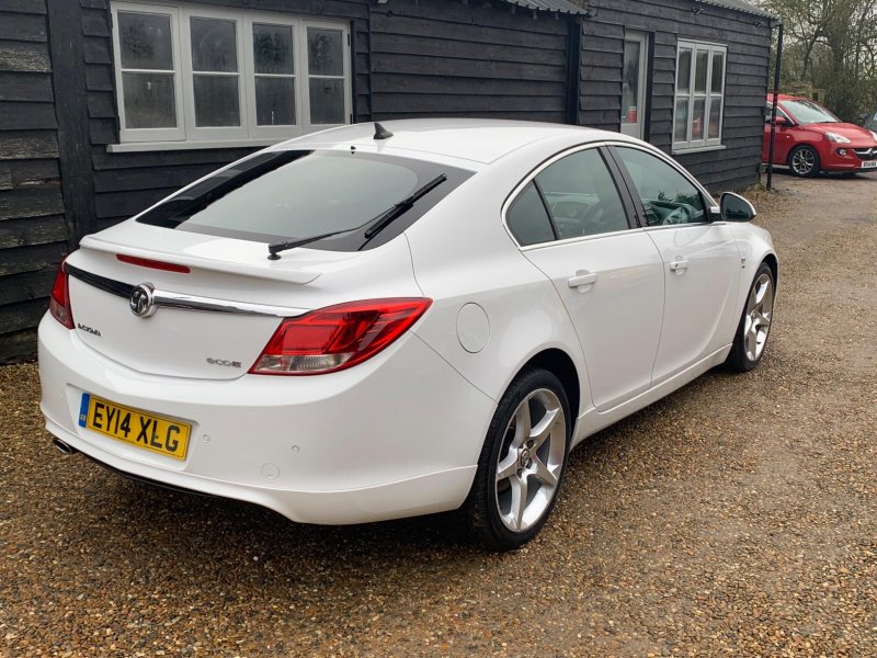 VAUXHALL INSIGNIA